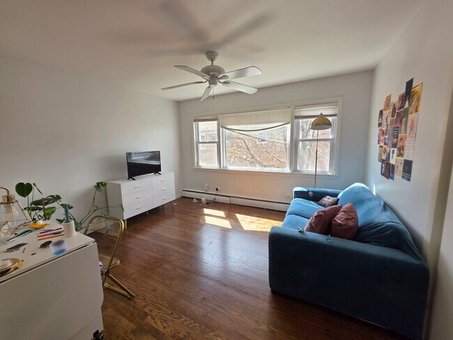 Photo - 4022 N Avers Ave