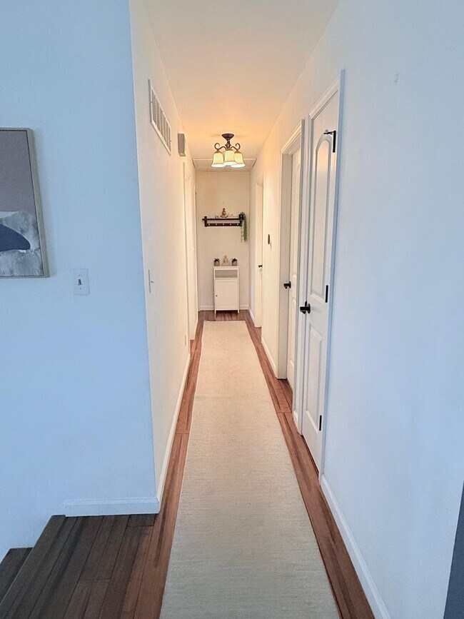 Photo - 806 Hawks Cir Dr