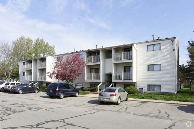 Country Knoll Apartments - Country Knoll Apartments