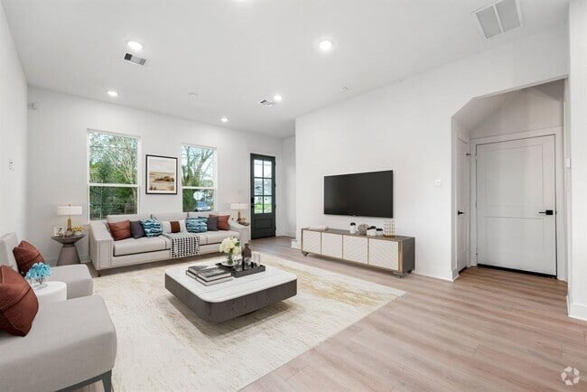 Building Photo - 751 Dumble St Rental