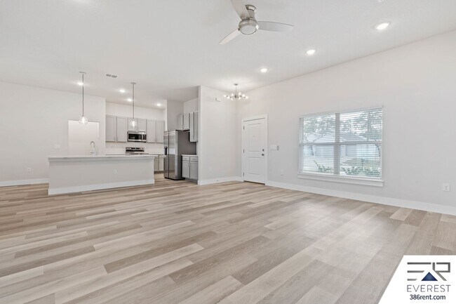 Photo - FULLY FENCED, UPGRADED 3/2/2 IN DESIRABLE PINE GROVE