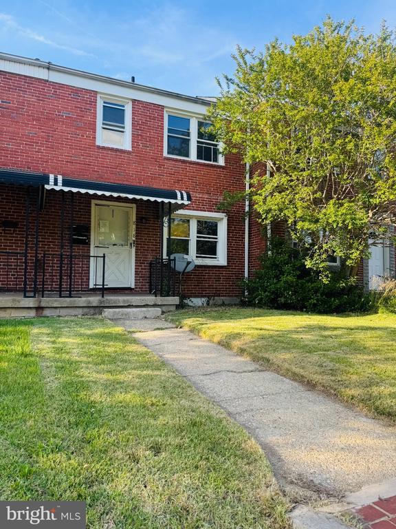 Photo - 818 Bradhurst Rd