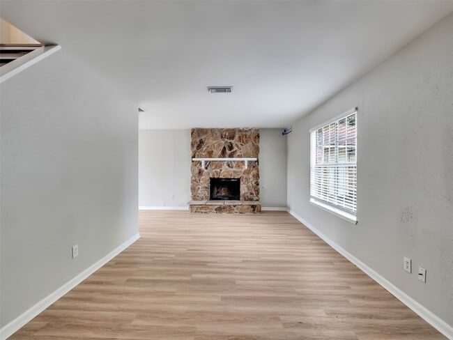 4003 Swinden Dr