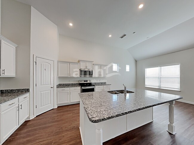 Photo - 2055 Shafer Dr
