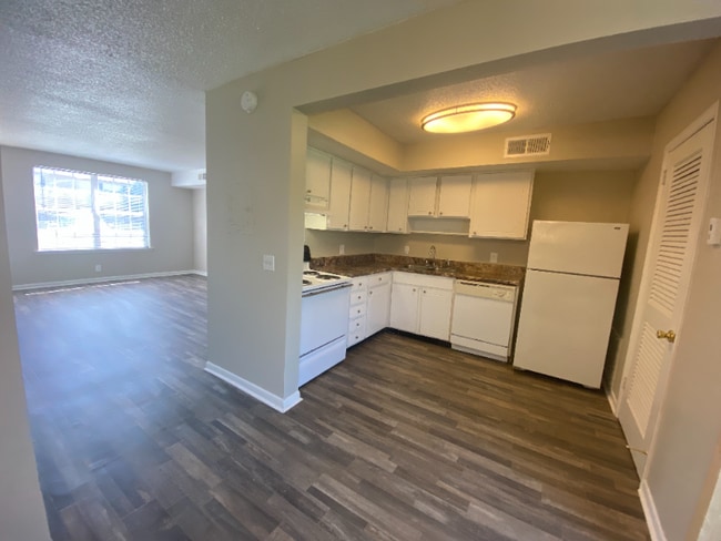 Photo - 300 Berkley Dr Unit J06