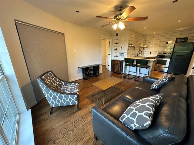 Building Photo - 18333 Roehampton Dr Unit 1524 Rental