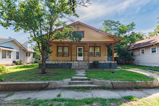 Building Photo - 1646 S Pattie St Rental