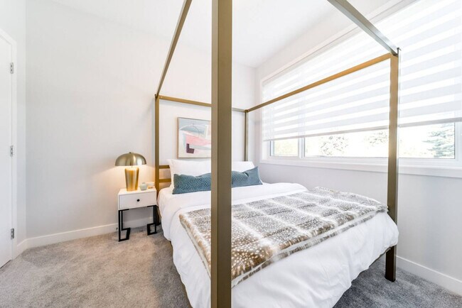 Photo - 15809-15897 97 Ave NW Unit ID1308606P