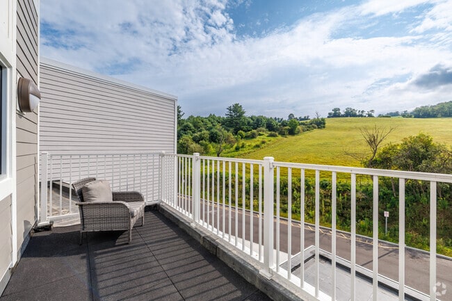 Balcón - Community View Apartments