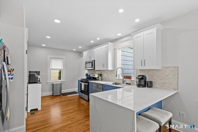 Photo - 653 Forest Rd