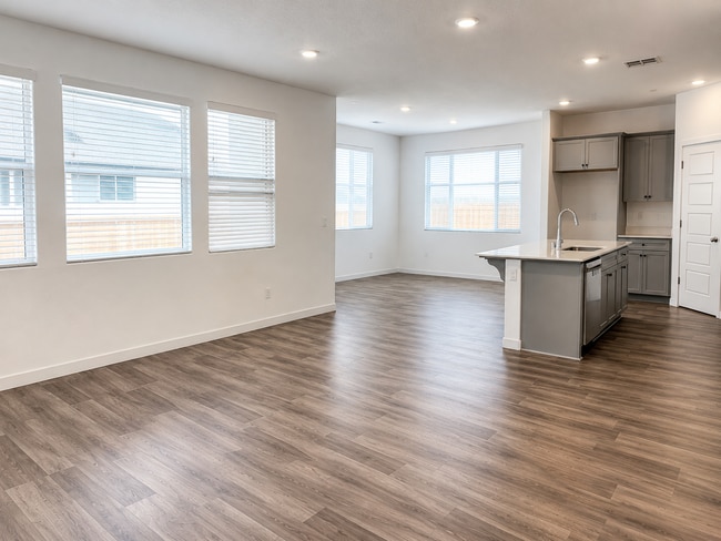 Photo - 2806 N Applegate Ave