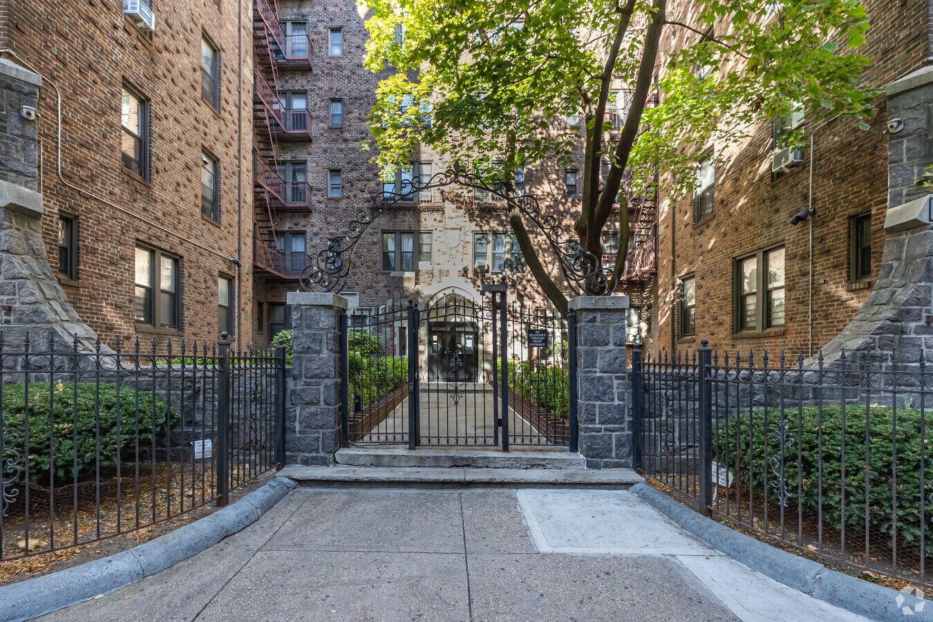 Photo - 92-05 Whitney Ave