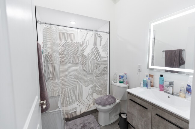 Photo - 3945 Lancaster Ave Unit 2A