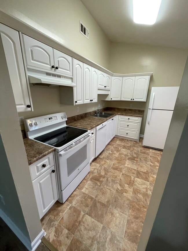 Photo - 2817 Ridgecrest Dr