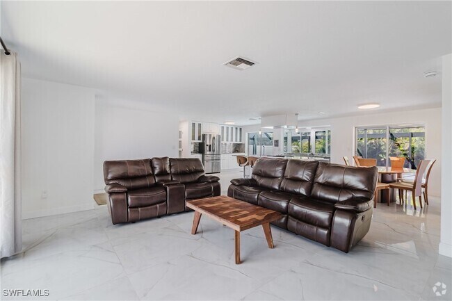Building Photo - 227 SE 45th Terrace Rental