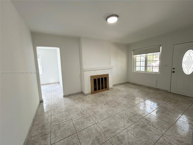 Photo - 40 NW 39th St