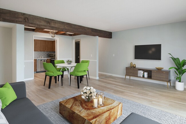 Spacious Family Entertainment and Dining Area in Pinehill Park