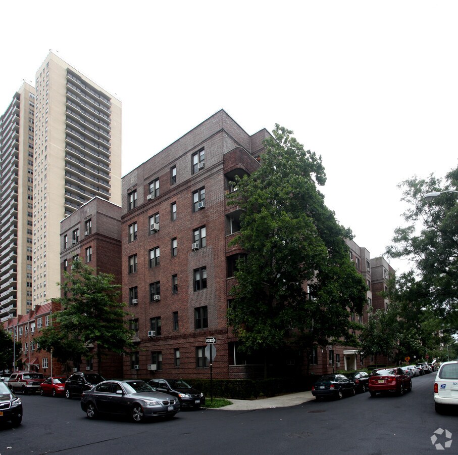 Photo - Granada Terrace Apartments