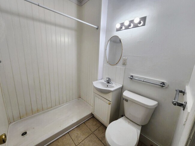 Photo - 412 S Governor St Unit C