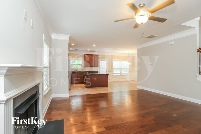 Photo - 218 Woods Cir