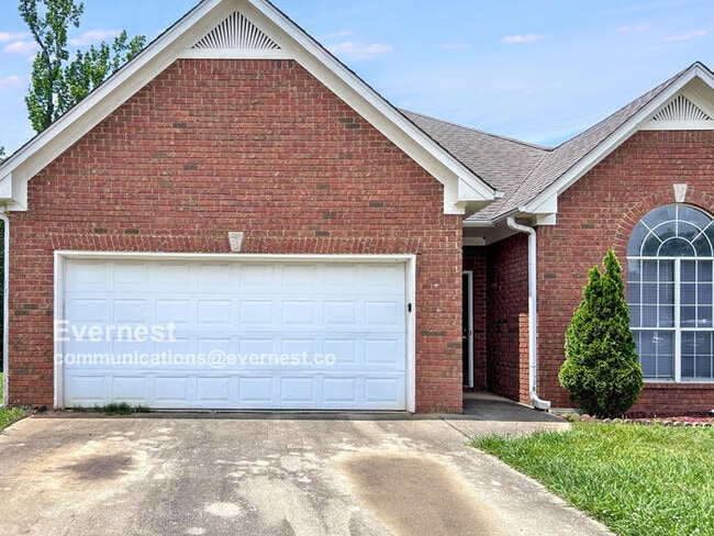 Photo - 1512 Amberley Woods Cir House