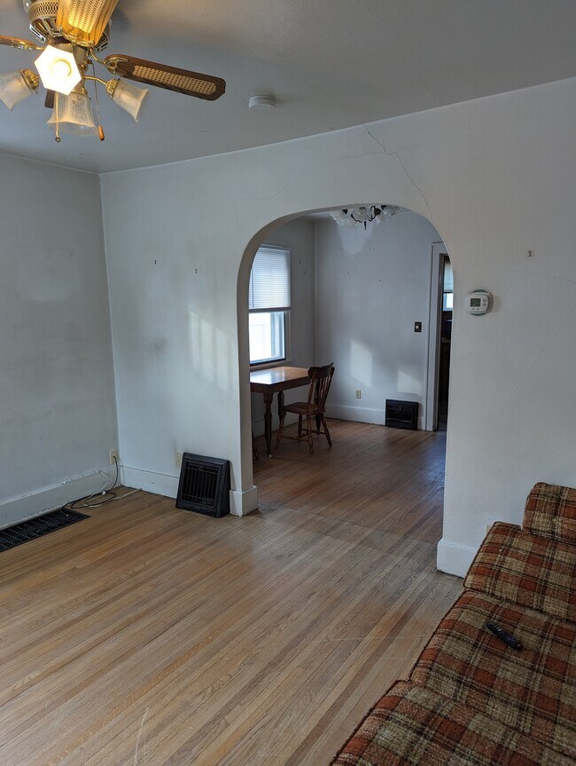 Photo - 205 16th St S