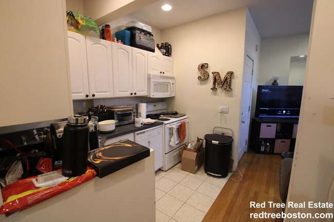 Photo - 1803 Beacon St