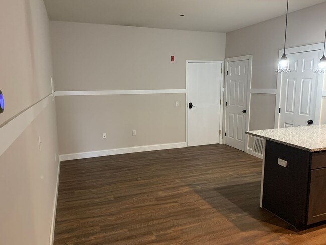 Photo - 238 N George St Unidad 204