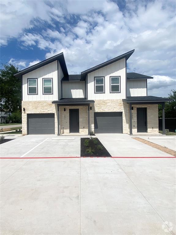 Building Photo - 700 Horseshoe Dr Rental
