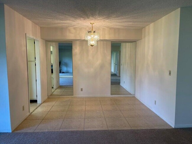 Photo - 5981 Via Vermilya Unit 2-2 For rent
