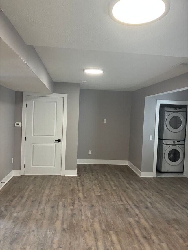 Photo - 352-354 Ermine Way Unit 354 Ermine