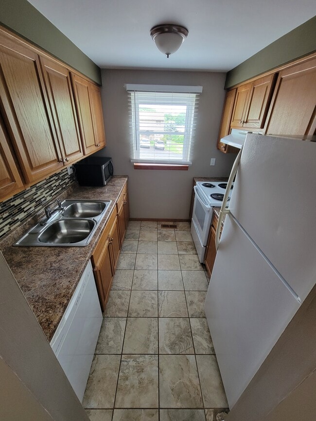 Photo - 175 Cranbrooke Dr