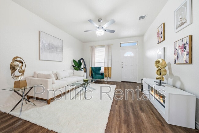 Photo - 5116 Rose Gdn Lp