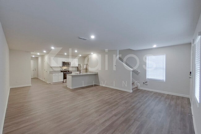 Photo - 528 Ivy Brook Way