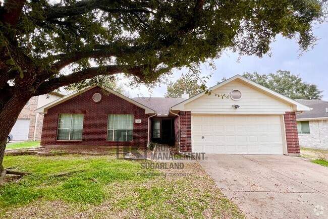 Building Photo - Beautiful One Story Home