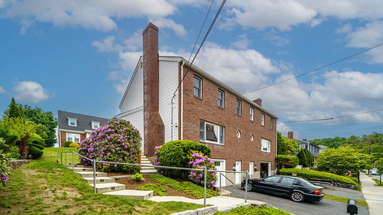 Photo - 298 Adams St (Newton, MA)