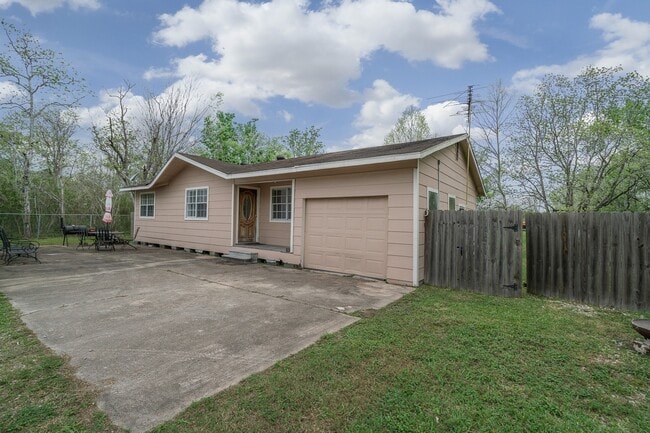 Building Photo - 3409 Herbert Dr