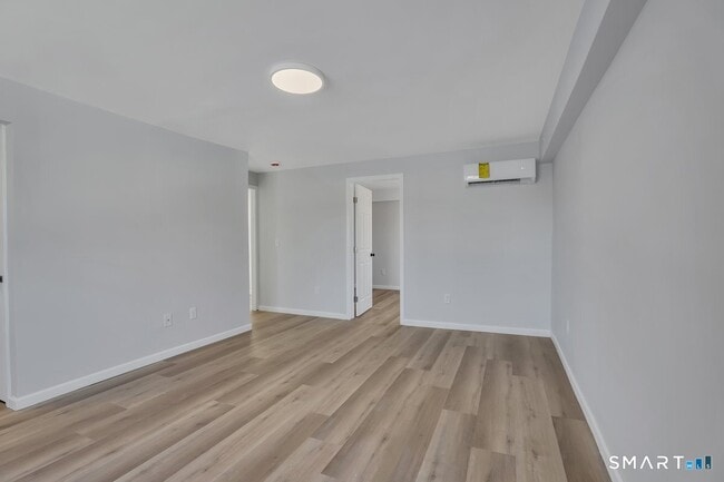 Photo - 192 Hartford Rd Unit F