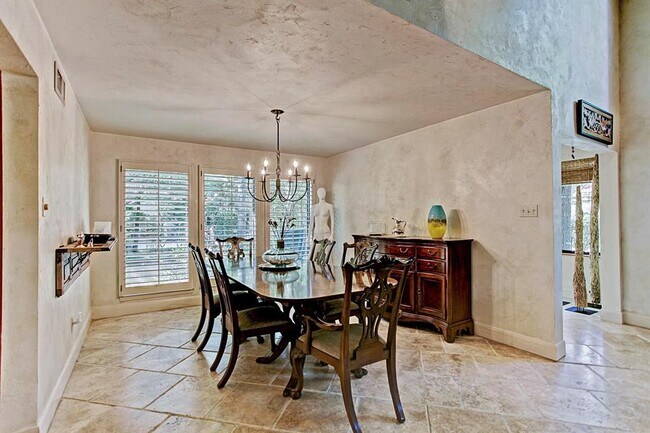 Photo - 2607 Crossvine Cir