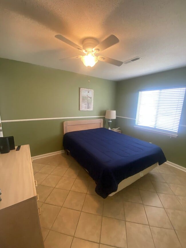 Photo - Golf Colony 12 F