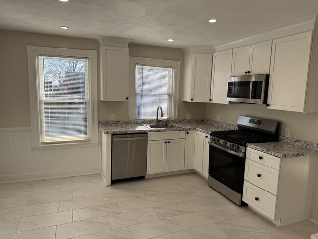 Kitchen - 119 Glendower Rd Unit Two