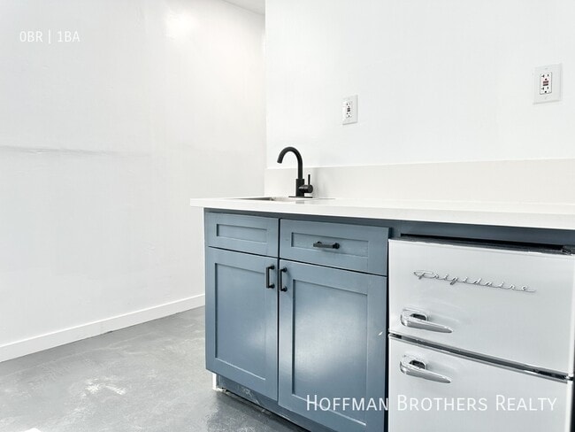 Photo - 3809 Union Pacific Ave Unidad 9