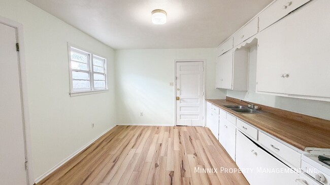 Photo - 2814 3rd St