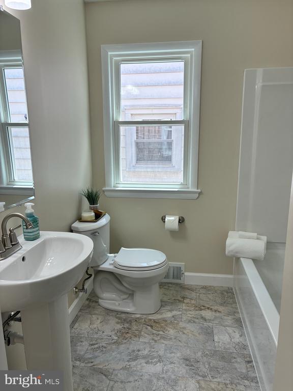 Photo - 612 Frederick St