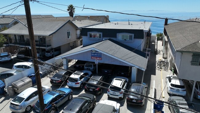 Building Photo - 6525 Del Playa Dr Unit 2