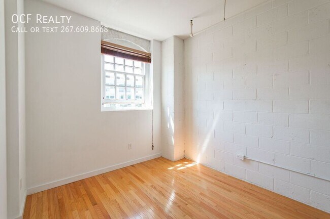 Photo - 4 Leverington Ave Unit 303