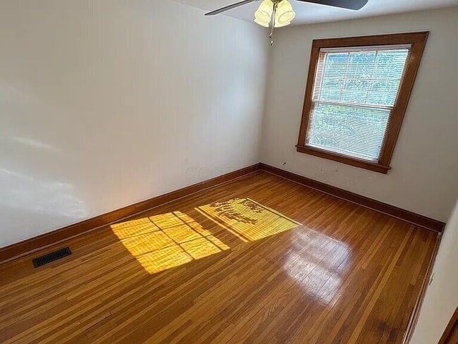 Photo - 3140 Indianola Ave