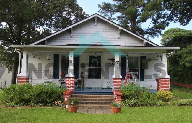 Photo - 207 E Edgecombe St House