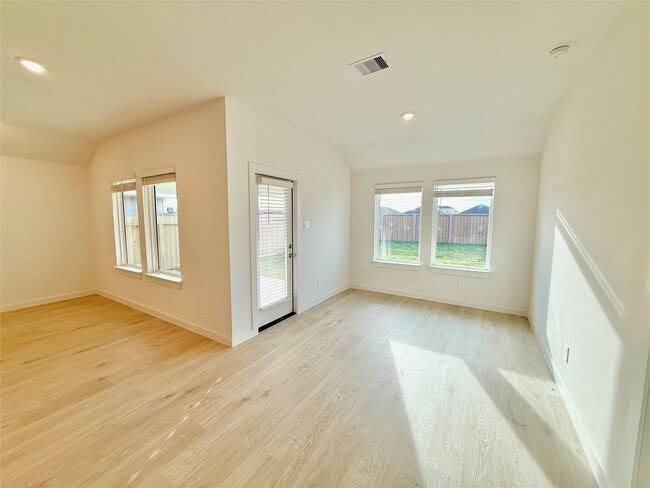 Photo - 30751 Wicklow Gdns Dr