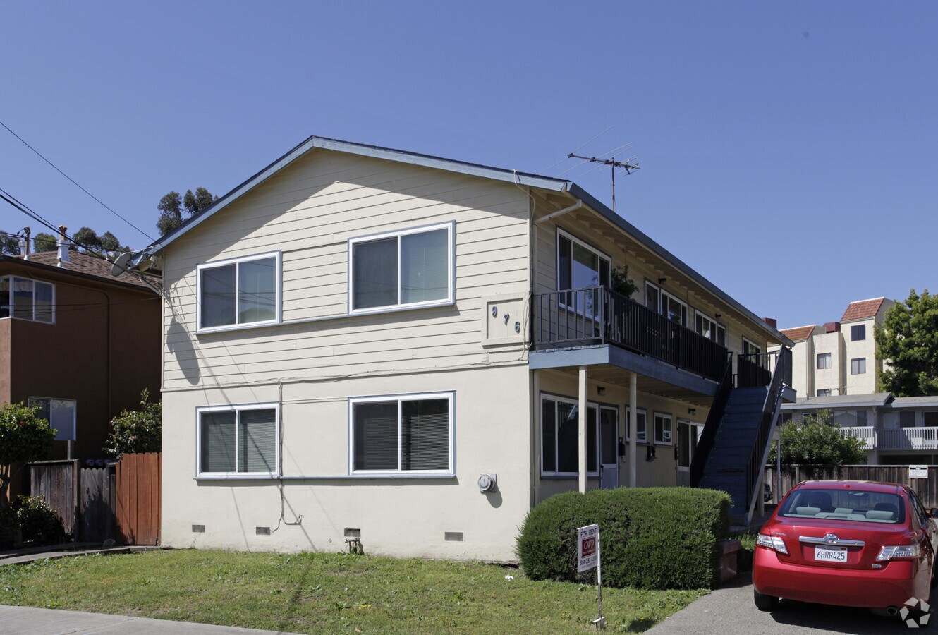 Photo - 976 Karol Way